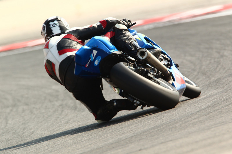 misano 1.jpg (396.49 KiB) 2663 mal betrachtet Zwar noch 3 Meter weg vom Curb, aber es wird besser :)