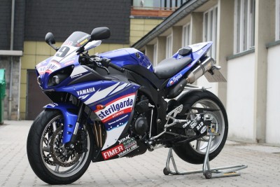 2010-2011 Yamaha R1 RN22