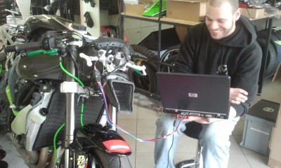 Florian beim programieren der ECU