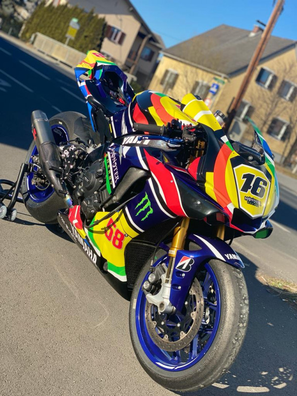 R1Rossi (1).jpg