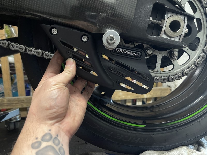 GB Racing Kettenfinne