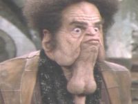 hoden-unter-dem-kopf-thumbnail.jpg