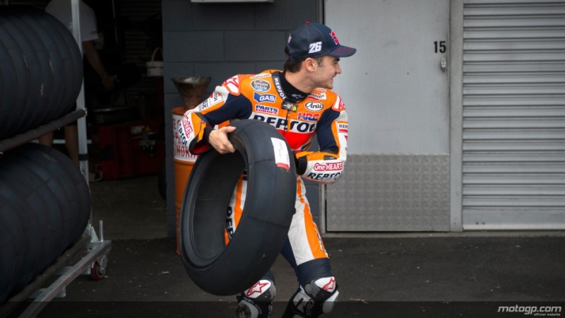 apparently_dani_likes_the_tyres_slideshow_169.jpg