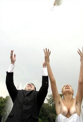 hochzeitskleid-verrutscht.jpg
