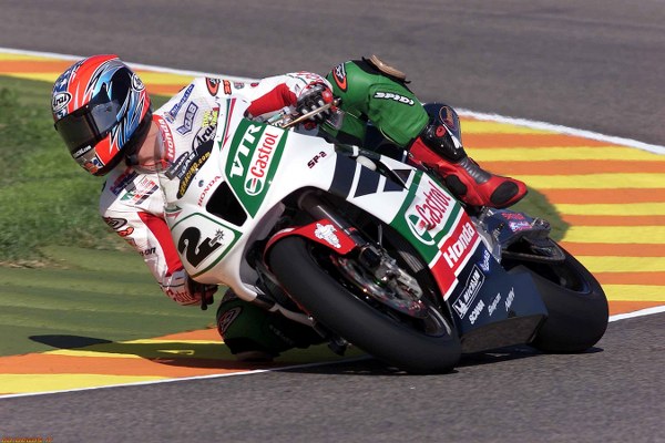 2002-colin-edwards-sbk-honda-sp2_600x400.jpg
