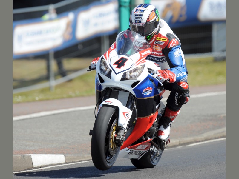 john_mcguinness_nw200_action_2.jpg