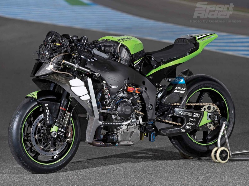 2013-world-superbike-kawasaki-zx-10r-tom-sykes-test-03.jpg