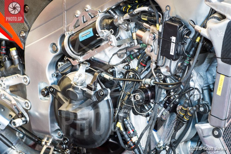 Aprilia-RS-GP-engine-2015-L.jpg