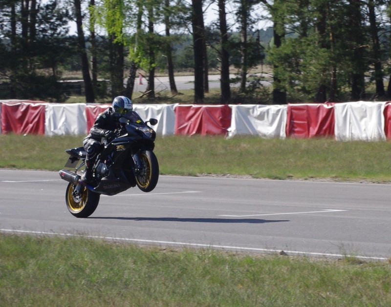 f11766147t560426p8440047n2.jpg