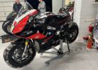 Aprilia RSV4 2021 mit viel Zubehör TOP