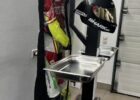 Rennsport Garderoben- und Reifenständer